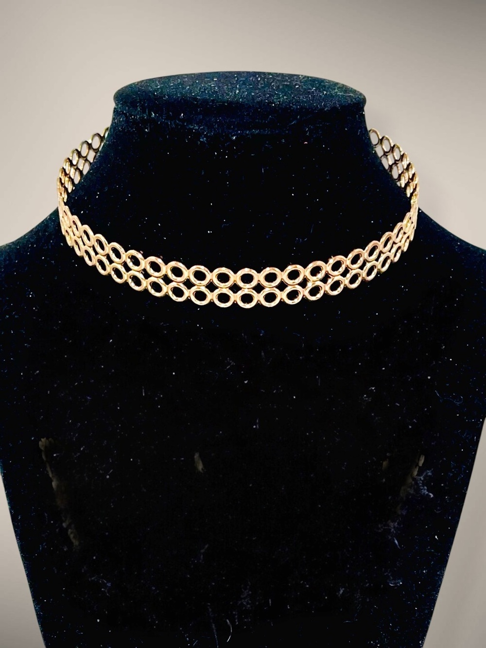 Vtg Gold Tone Laser Cut Openwork Infinity Loop Geometric Mesh Choker Necklac